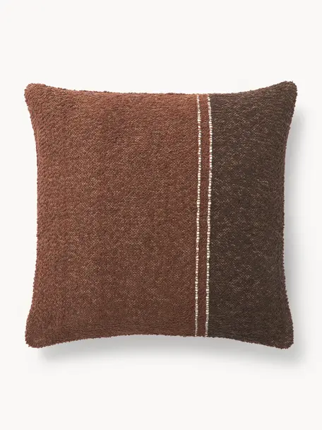 Housse de coussin en bouclette Lago, En tissu bouclette (100 % coton)

La bouclette est une matière qui se caractérise par sa texture aux courbes irrégulières. La surface caractéristique est créée par des boucles tissées de fils différents qui confèrent au tissu une structure unique. La structure bouclée a un effet à la fois isolant et moelleux, ce qui rend le tissu particulièrement douillet, Tons bruns, blanc, larg. 50 x long. 50 cm