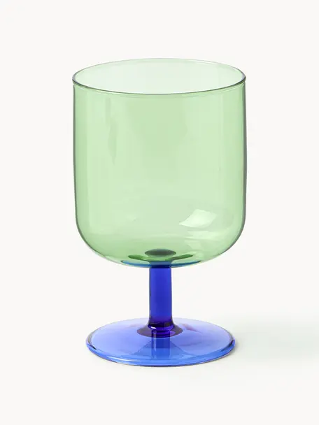 Verres à vin en verre borosilicaté Torino, 2 pièces, Verre borosilicate

Découvrez la polyvalence du verre borosilicaté pour votre maison ! Ce matériau de haute qualité, fiable et robuste, se distingue par une résistance exceptionnelle à la chaleur, ce qui le rend idéal pour votre thé ou café chaud. Par rapport au verre traditionnel, le verre borosilicaté est plus résistant aux fissures et aux bris, en faisant un compagnon sûr pour votre intérieur, Vert transparent, bleu roi, Ø 8 x haut. 12 cm, 300 ml