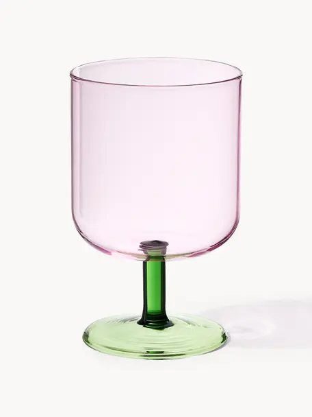 Schalen Torino uit borosilicaatglas, 2 stuks, Borosilicaatglas

Ontdek de veelzijdigheid van borosilicaatglas voor je huis! Borosilicaatglas is een hoogwaardig, betrouwbaar en robuust materiaal. Het wordt gekenmerkt door zijn uitzonderlijke hittebestendigheid en is daarom ideaal voor je hete thee of koffie. Vergeleken met conventioneel glas is borosilicaatglas beter bestand tegen breken en barsten, waardoor het een veilige metgezel is in je huis., Lichtroze, transparant, groen, Ø 8 x H 12 cm, 300 ml