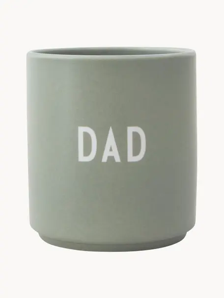 Designový pohárek s nápisem na přední a zadní straně Favourite DAD/LOVE, Kostní porcelán Fine Bone China
Fine Bone China je jemný porcelán, který se vyznačuje zejména svým zářivým a průsvitným leskem, Greige (Dad), Ø 8 cm, V 9 cm, 250 ml