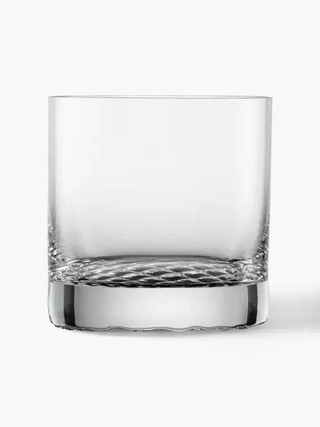 Vasos old fashioned de cristal Chess, 4 uds., Cristal Tritan

¡Trae el brillo del cristal a tu mesa de comedor! El cristal es excepcionalmente transparente y pesado, lo que significa que se siente valioso y al mismo tiempo tiene un buen aspecto. Además, los delicados cortes hacen de cada pieza un detalle especial, práctico y bonito., Transparente, Ø 9 x Al 9 cm, 400 ml