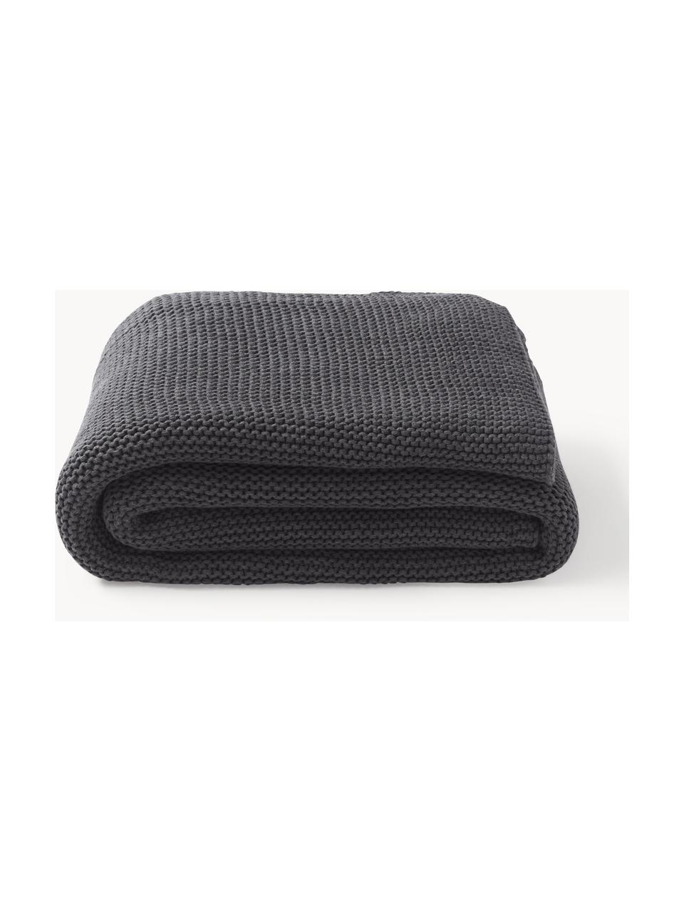 Coperta lavorata a maglia in cotone organico Adalyn, 100% cotone organico certificato GOTS

Il materiale utilizzato in questo prodotto è testato per le sostanze nocive e certificato secondo lo STANDARD 100 by OEKO-TEX® , HOHENSTEIN HTTI, 11.HIN.00050, Antracite, Larg. 150 x Lung. 200 cm