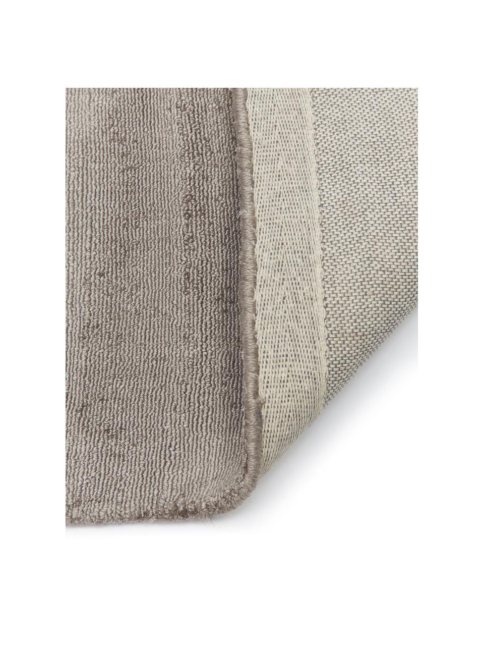 Ręcznie tkany chodnik z wiskozy Jane, Taupe, S 80 x D 200 cm