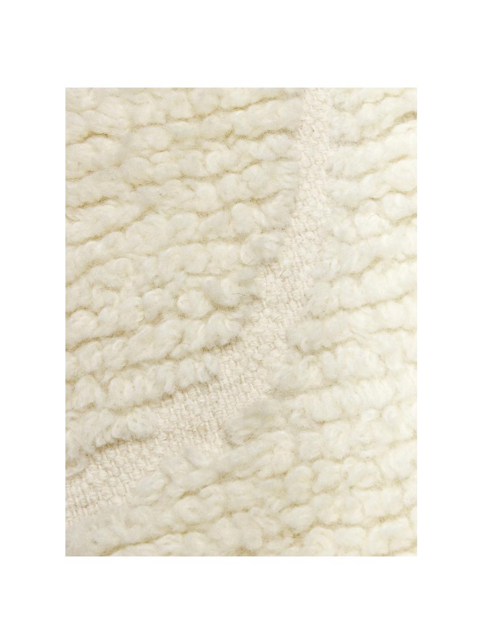 Načechraný koberec s vysokým vlasem a třásněmi Bayu, ručně tkaný, 84 % vlna, 16 % bavlna

V prvních týdnech používání vlněných koberců se může objevit charakteristický jev uvolňování vláken, který po několika týdnech používání zmizí., Béžová, Š 80 cm, D 150 cm (velikost XS)