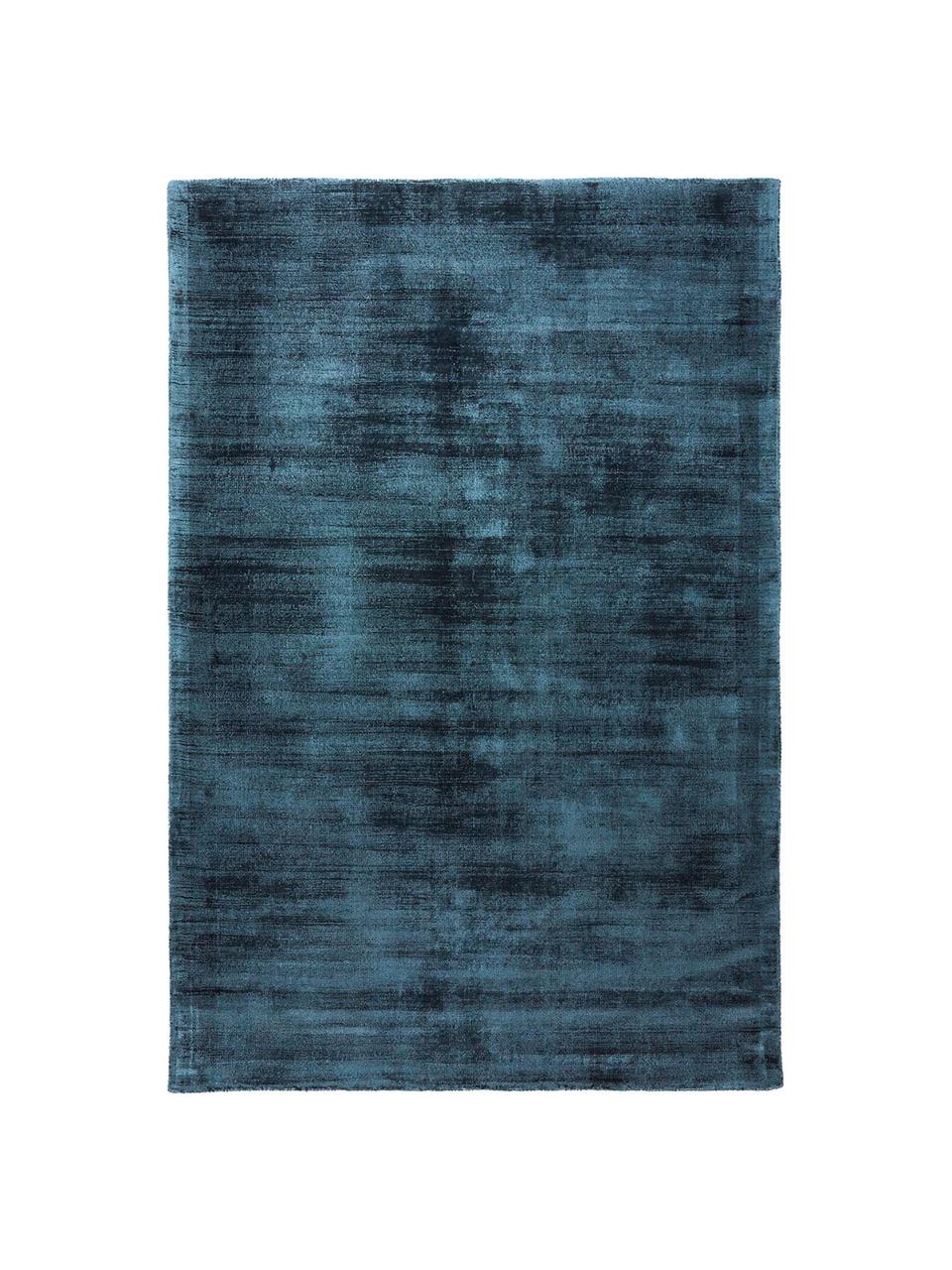 Handgeweven viscose vloerkleed Jane, Onderzijde: 100% katoen Het in dit pr, Donkerblauw, B 160 x L 230 cm (maat M)