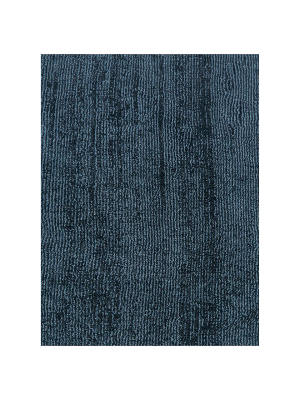 Handgeweven viscose vloerkleed Jane, Bovenzijde: 100% viscose, Onderzijde: 100% katoen, Donkerblauw, B 160 x L 230 cm (maat M)