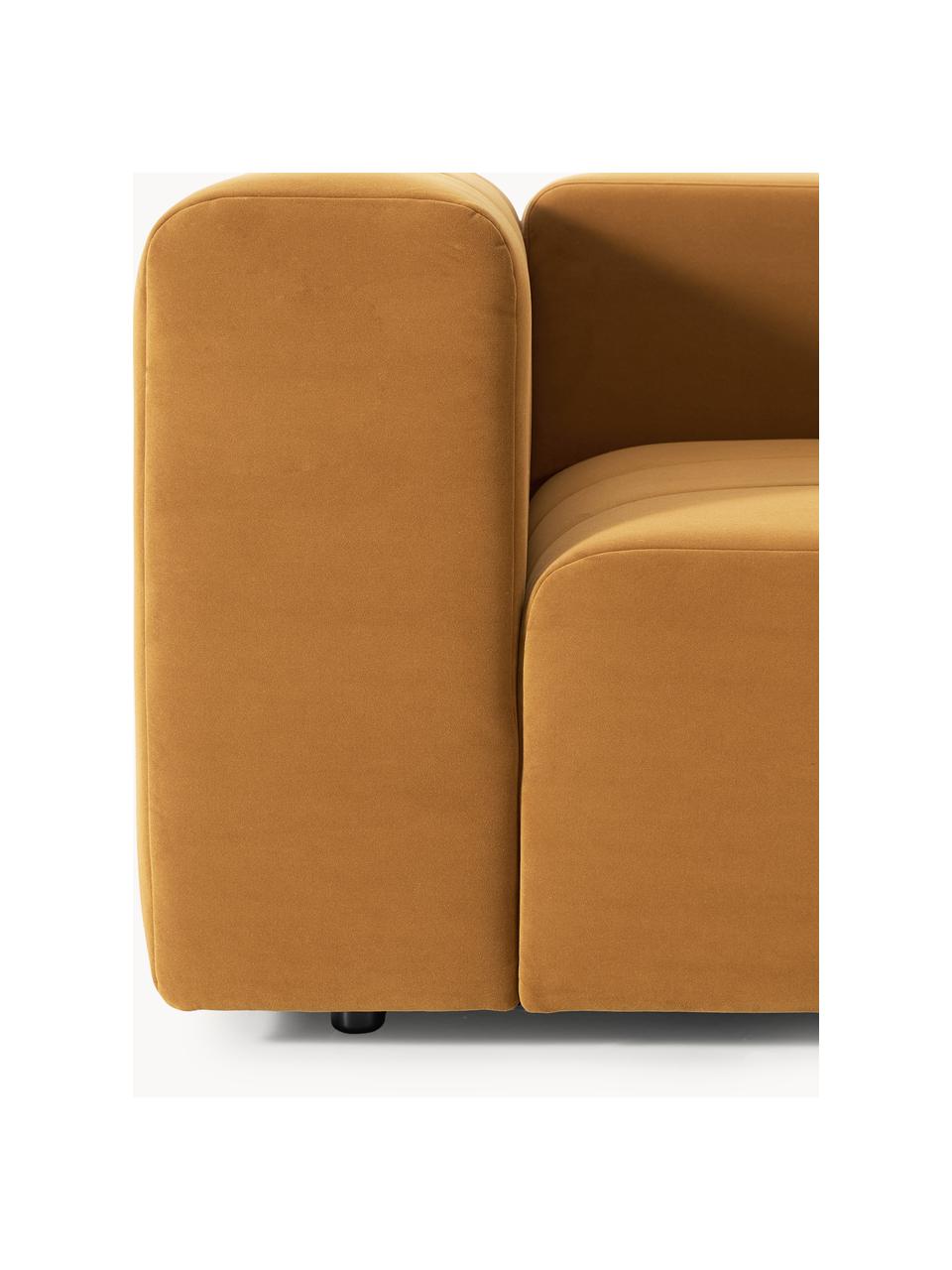 Modulo angolare in velluto Lena, Rivestimento: velluto (100% poliestere), Struttura: legno di faggio, truciola, Piedini: plastica, Velluto giallo ocra, Larg. 106 x Prof. 106 cm, chaise longue a sinistra