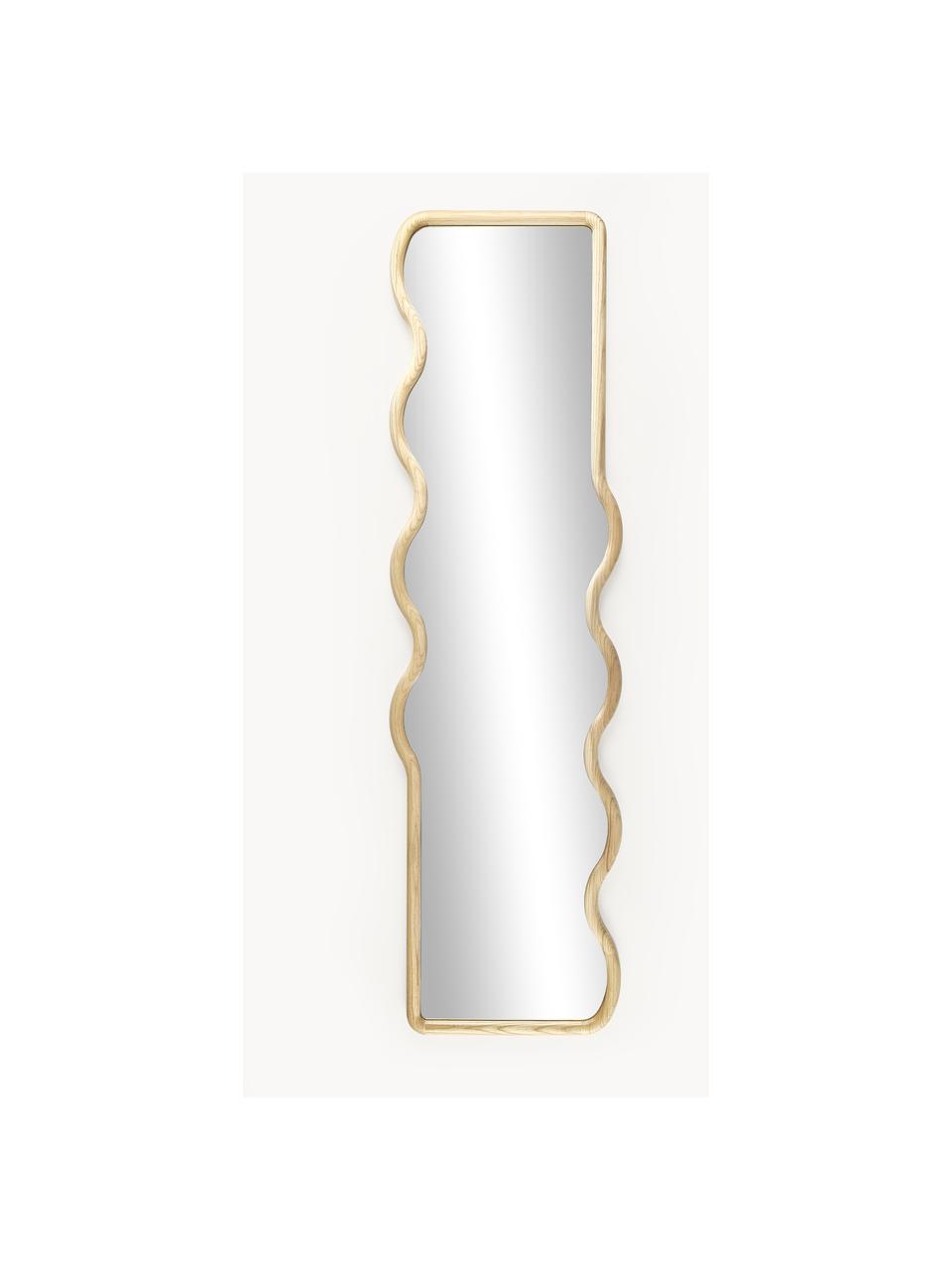 Wellenförmiger Wandspiegel Stream aus Holz, Rahmen: Eschenholz, Spiegelfläche: Spiegelglas, Rückseite: Mitteldichte Holzfaserpla, Beige, B 50 x H 175 cm