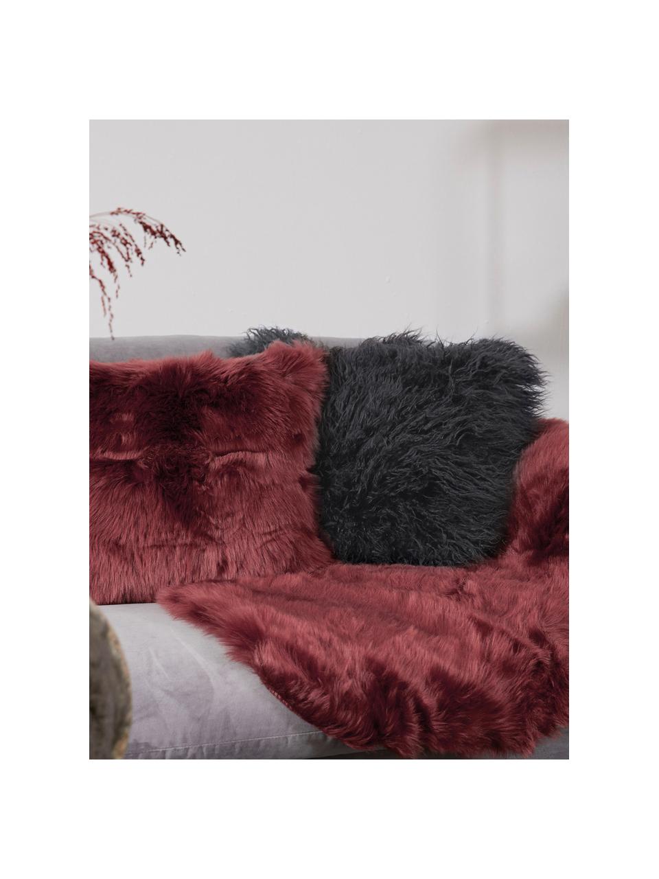Flauschige Kunstfell-Kissenhülle Morten in Dunkelgrau, gelockt, Vorderseite: 67% Acryl, 33% Polyester, Rückseite: 100% Polyester, Dunkelgrau, B 40 x L 40 cm