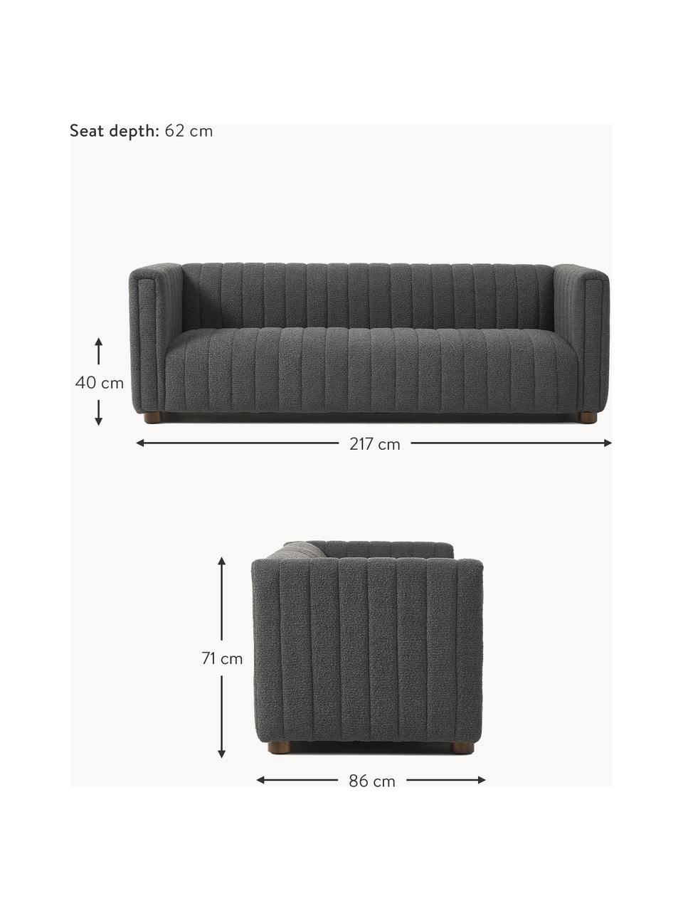 Divano 3 posti in bouclé con piedini in legno Antonio, Rivestimento: bouclé (100% poliestere) , Struttura: legno massiccio, compensa, Gambe: legno di quercia, Bouclè antracite, Larg. 217 x Alt. 71 cm