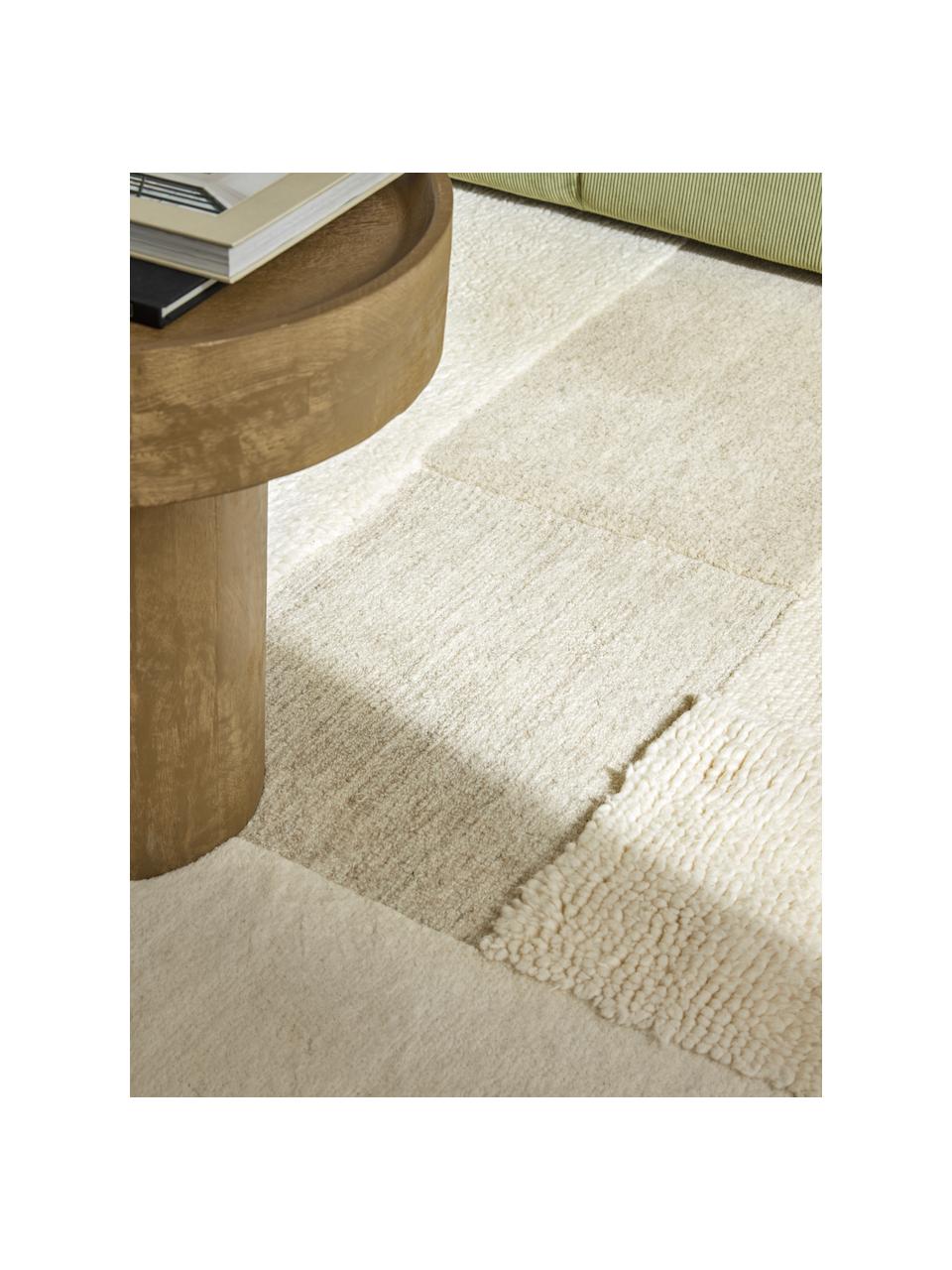 Tapis tufté main à poils longs Titus, 100 % laine, certifiée RWS

Les tapis en laine peuvent perdre des fibres lors des premières semaines et des peluches peuvent se former, ce phénomène est naturel et diminue à mesure de votre usage et du temps, Blanc crème, tons beiges, larg. 80 x long. 150 cm (taille XS)