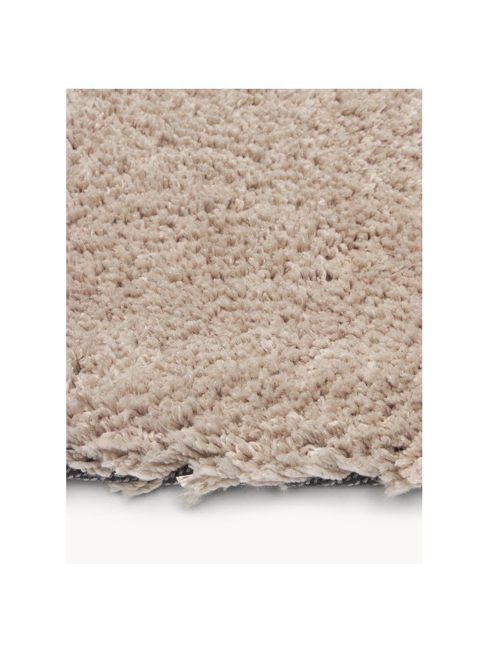 Pluizig hoogpolig vloerkleed Leighton in beige, Onderzijde: 70% polyester, 30% katoen, Beige-bruin, B 120 x L 180 cm (maat S)