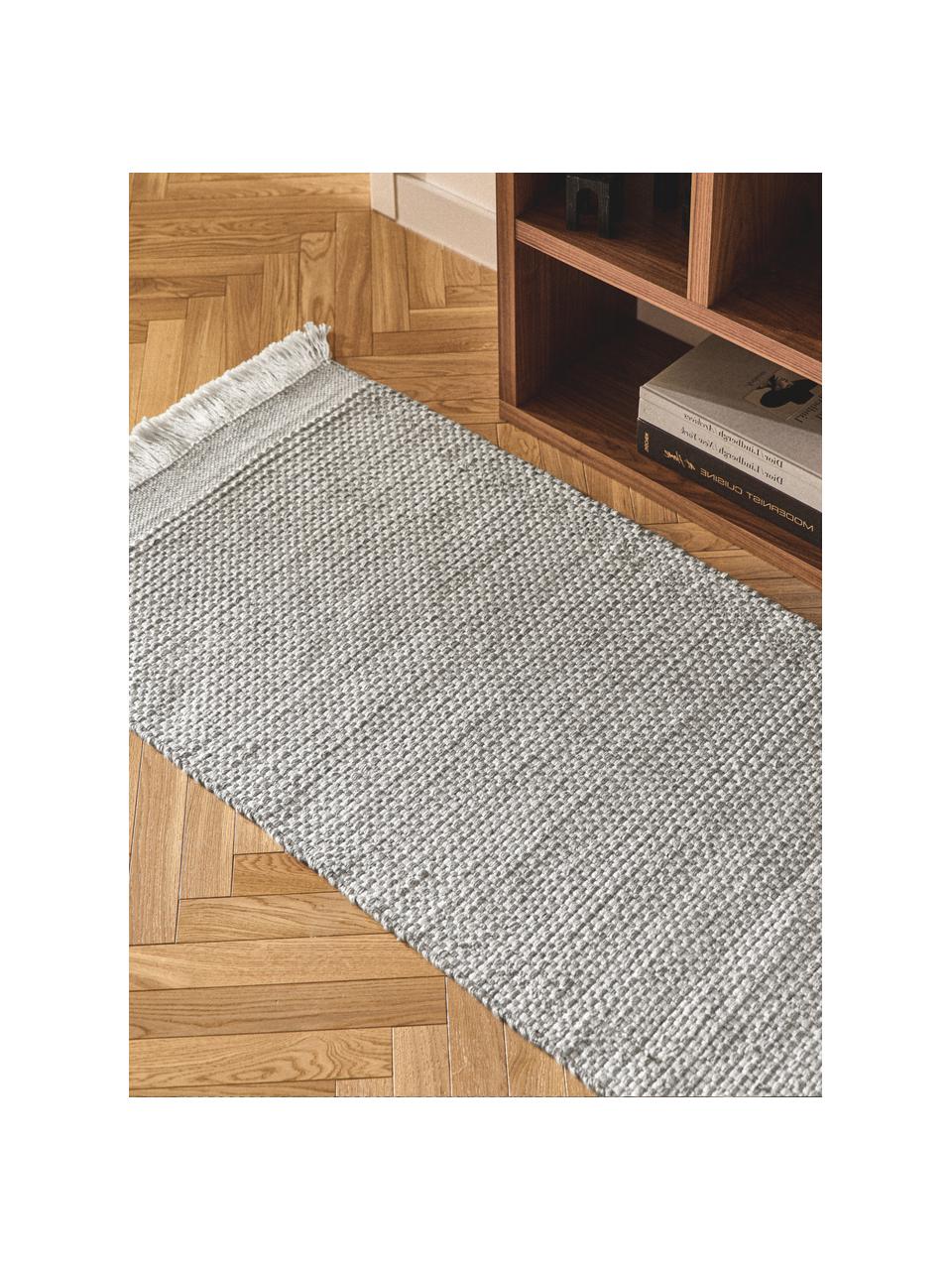 Tapis de couloir tissé à plat avec franges Ryder, 100 % polyester, certifié GRS, Gris clair, blanc, larg. 80 cm x long. 250 cm