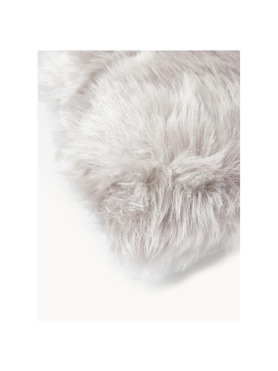 Flauschige Kunstfell-Kissenhülle Mathilde in Hellgrau, glatt, Vorderseite: 67 % Akryl, 33 % Polyeste, Rückseite: 100 % Polyester, Hellgrau, B 40 x L 40 cm