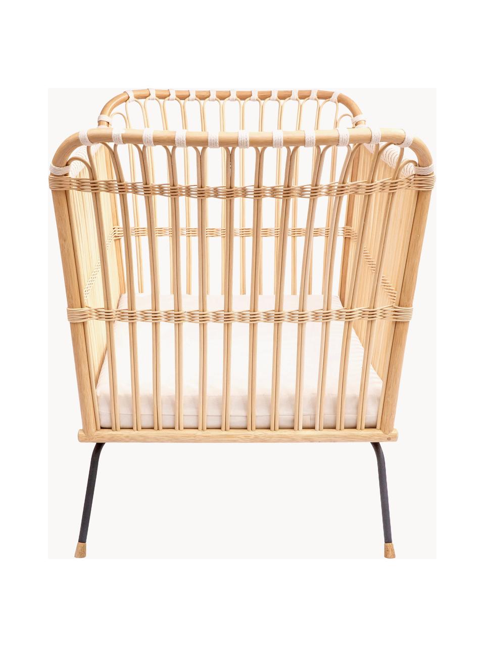 Handgefertigtes Babybett Frederick aus Rattan, Beine: Stahl, beschichtet, Füße: Mangoholz, Matratze: Kokoskern, Schafwolle, Ba, Beige, Off White, B 60 x L 120 cm