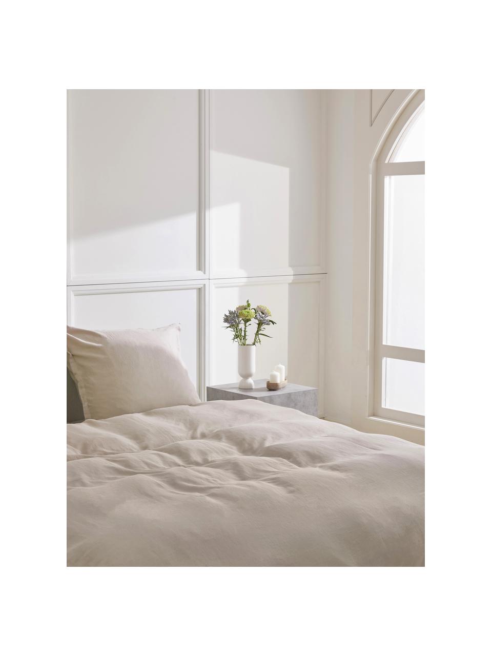 Ropa de cama de lino lavado Nature, Lino mixto
(52% lino, 48% algodón)

Densidad de hilo 108 TC, calidad estándar

Las prendas de lino absorben hasta 35% de humedad intercambiandola con el ambiente, se seca muy rápido y tiene un agradable efecto refrescante para las noches de verano. Además su alta resistencia a la abrasión hace que el lino sea muy duradero, Beige, Cama 90 cm (155 x 220 cm), 2 pzas.