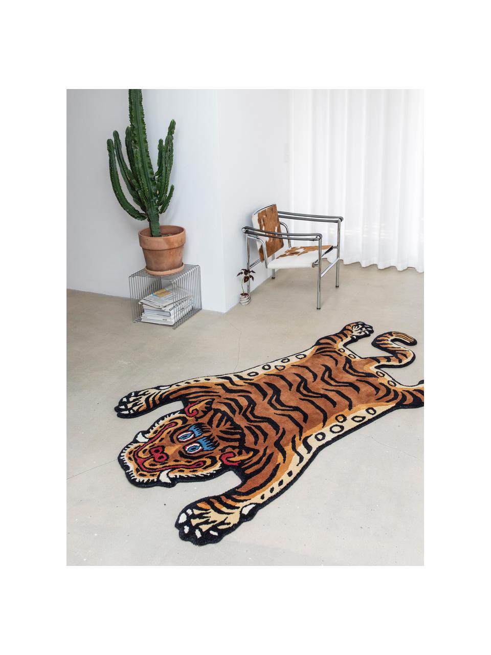 Ručne tuftovaný vlnený koberec Tiger, 100 % vlna

V prvých týždňoch používania môžu vlnené koberce uvoľňovať vlákna, tento jav zmizne po niekoľkých týždňoch používania, Hnedá, čierna, Š 70 x D 125 cm (veľkosť XS)