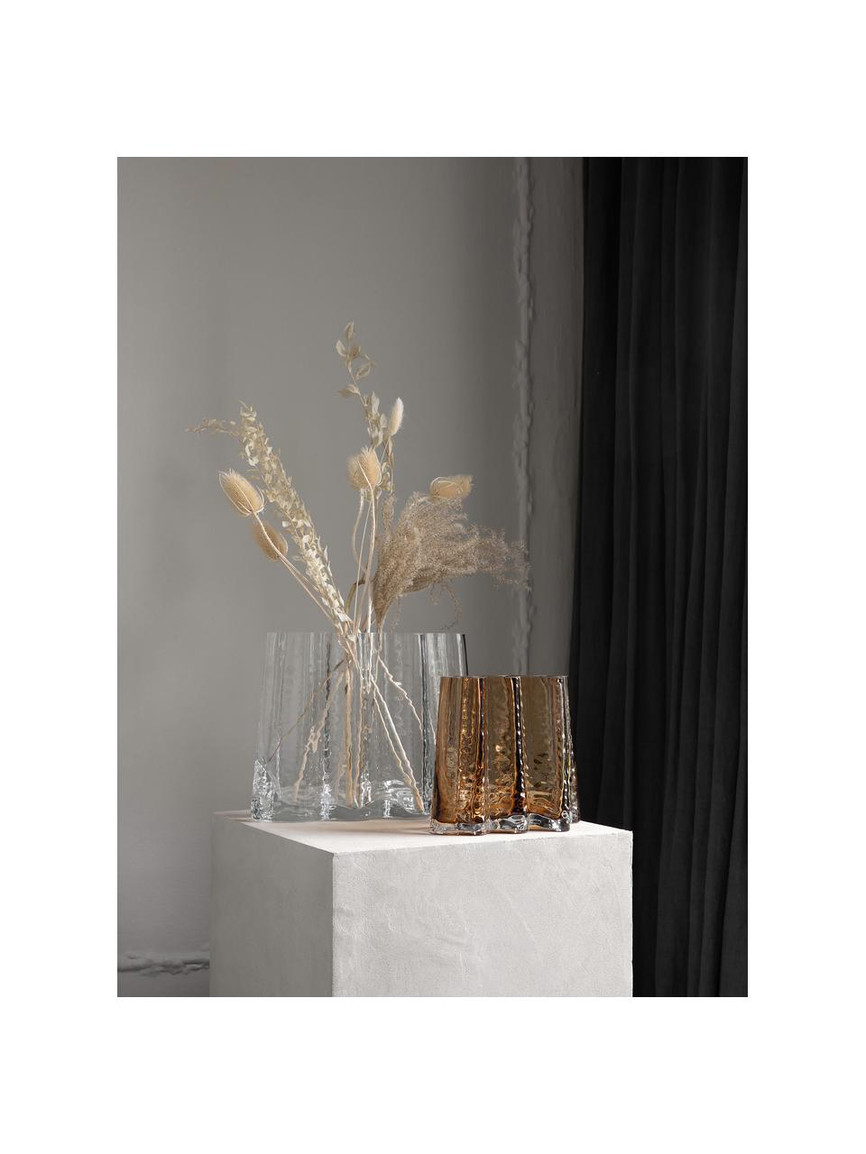 Ručně foukaná skleněná váza se strukturovaným povrchem Gry, V 19 cm, Ručně foukané sklo, Hnědá, poloprůhledná, Š 24 cm, V 19 cm