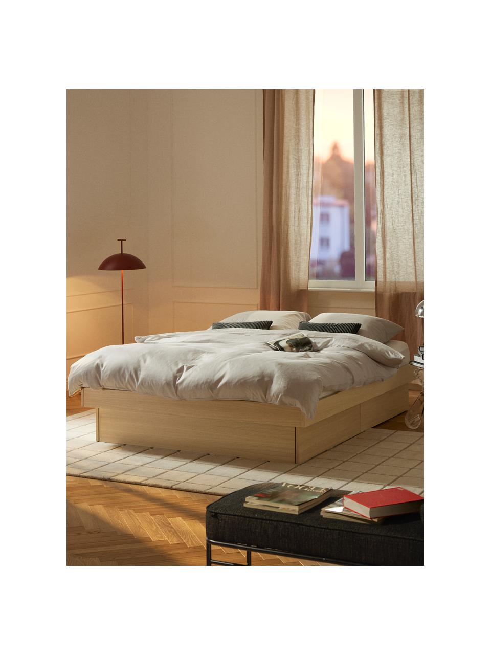 Houten bed Sato met opbergruimte, Frame: spaanplaat met eikenfinee, Poten: metaal, kunststof Dit pro, Eikenhout, B 140 x L 200 cm