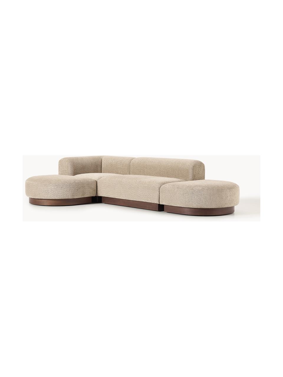 Modulares Ecksofa Natalie aus Teddy-Bouclé, Bezug: Teddy-Bouclé (100 % Polye, Gestell: mitteldichte Holzfaserpla, Sockel: Massives Buchenholz, lack, Teddy-Bouclé Beige, dunkles Buchenholz, B 337 x T 197 cm, Eckteil links