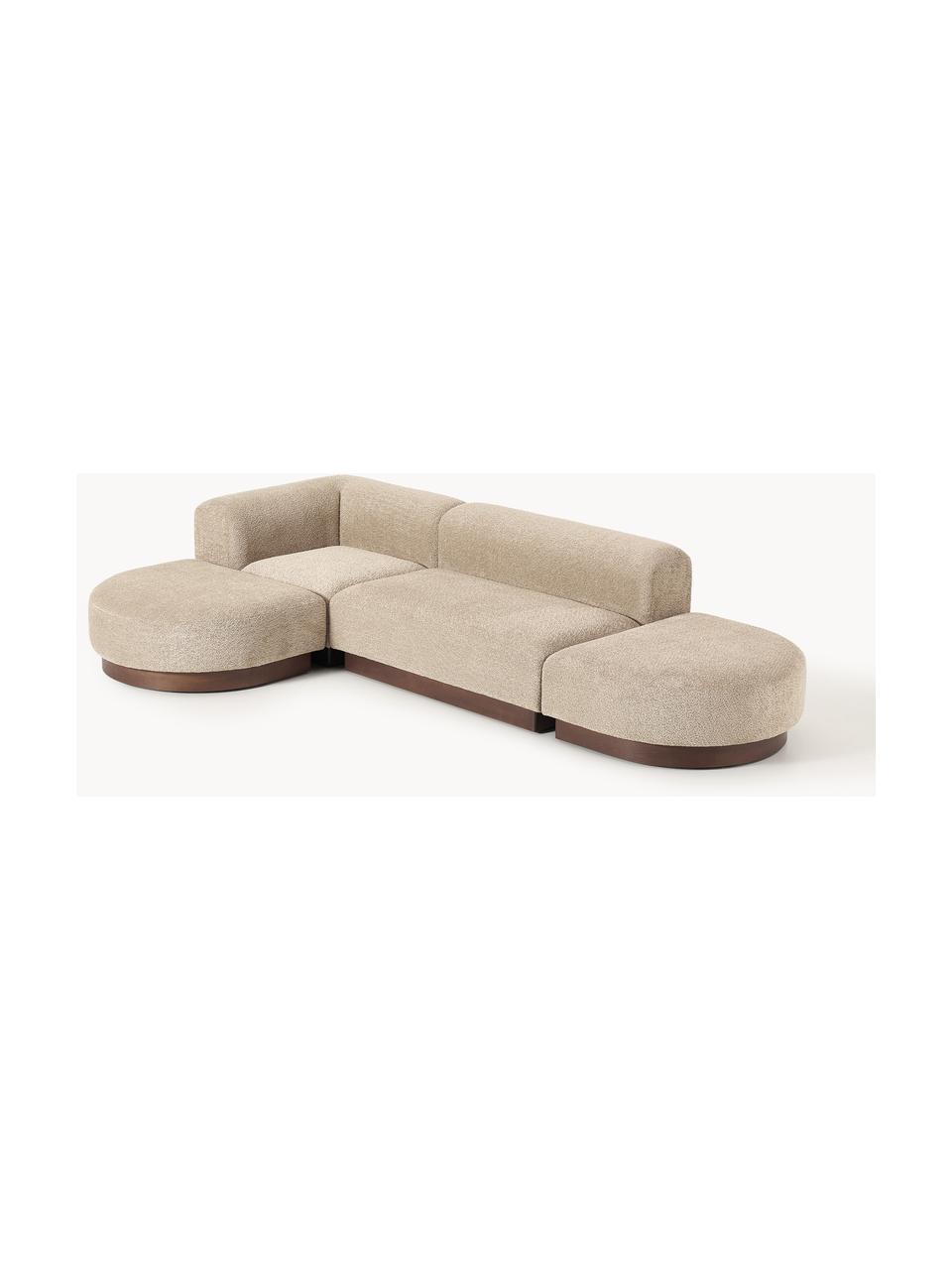 Modulares Ecksofa Natalie aus Teddy-Bouclé, Bezug: Teddy-Bouclé (100 % Polye, Gestell: mitteldichte Holzfaserpla, Sockel: Massives Buchenholz, lack, Teddy-Bouclé Beige, dunkles Buchenholz, B 337 x T 197 cm, Eckteil links