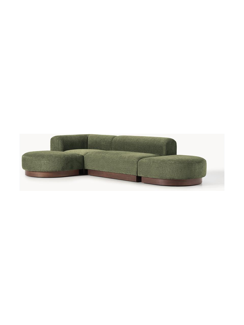 Modulares Ecksofa Natalie aus Teddy-Bouclé, Bezug: Teddy-Bouclé (100 % Polye, Gestell: mitteldichte Holzfaserpla, Sockel: Massives Buchenholz, lack, Teddy-Bouclé Dunkelgrün, dunkles Buchenholz, B 337 x T 197 cm, Eckteil links