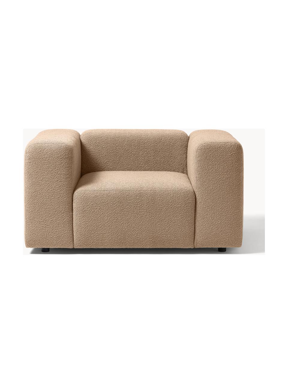 Poltrona in bouclè Lena, Rivestimento: bouclé (93% poliestere, 6, Struttura: legno di pino, compensato, Gambe: plastica, Bouclé marrone chiaro, Larg. 134 x Prof. 106 cm