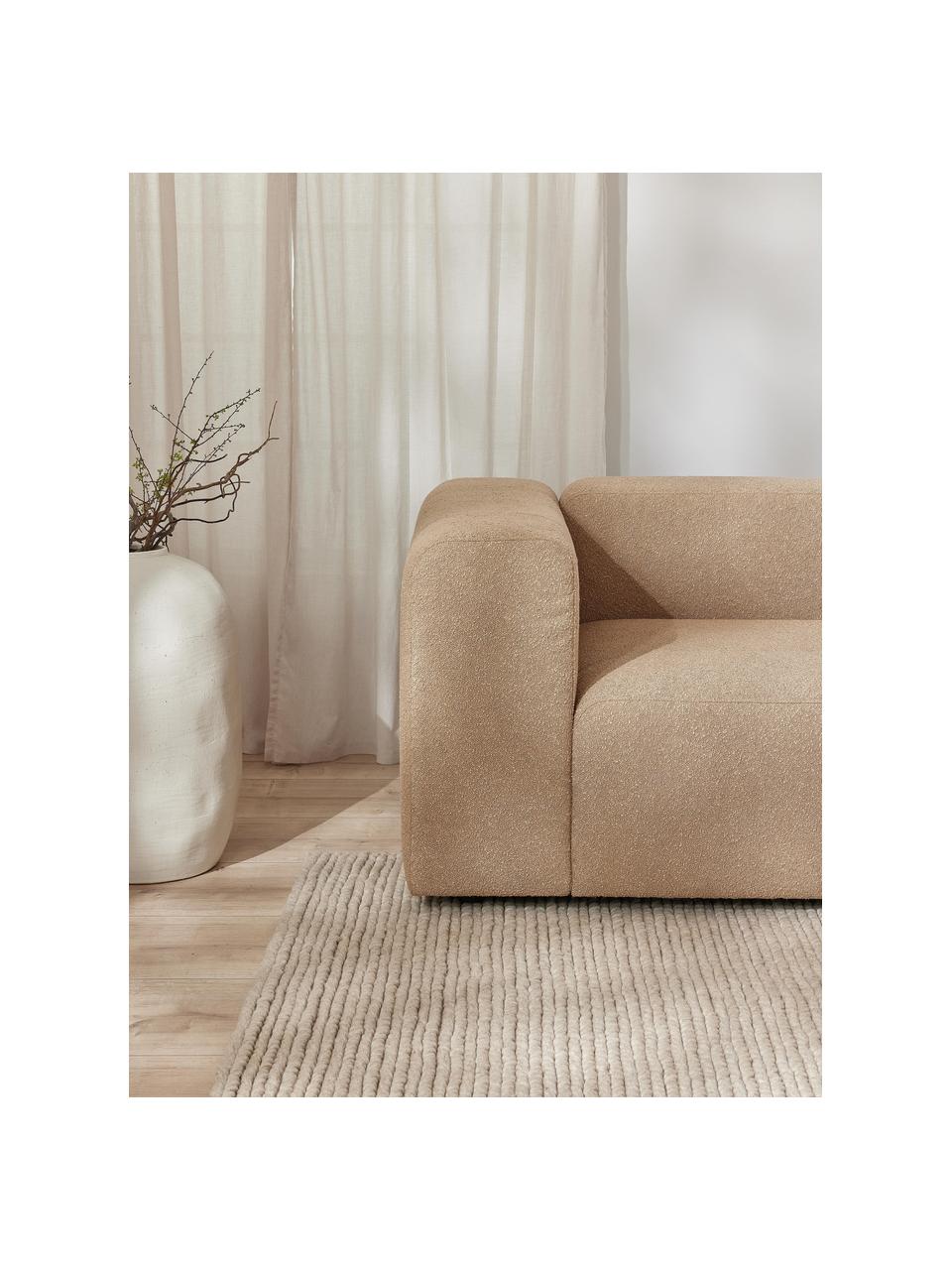 Fotel bouclé Lena, Tapicerka: bouclé (93% poliester, 6%, Stelaż: drewno sosnowe, sklejka, , Nogi: tworzywo sztuczne, Jasnobrązowy bouclé, S 134 x G 106 cm