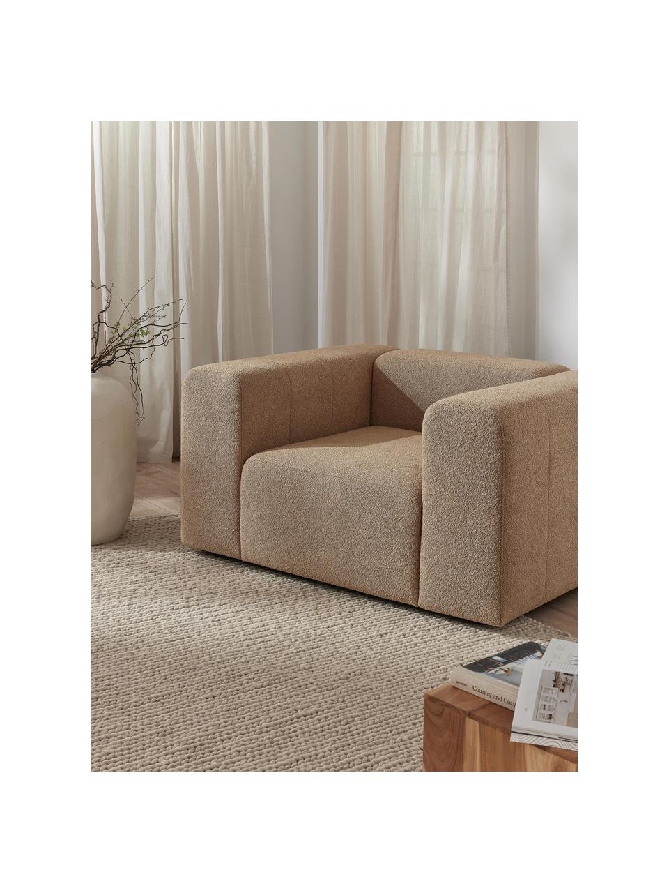 Fotel bouclé Lena, Tapicerka: bouclé (93% poliester, 6%, Stelaż: drewno sosnowe, sklejka, , Nogi: tworzywo sztuczne, Jasnobrązowy bouclé, S 134 x G 106 cm