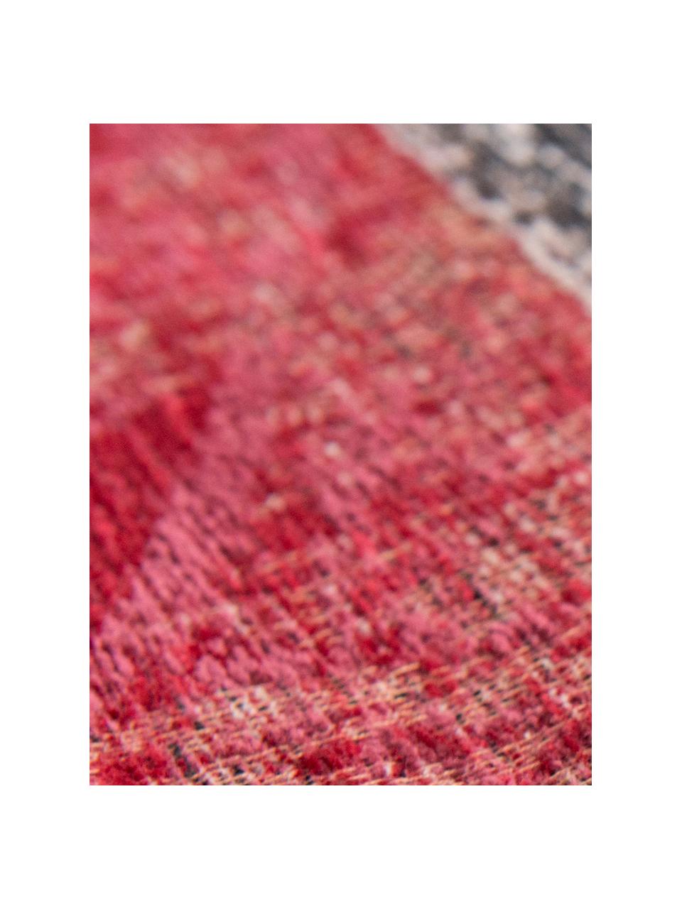 Chenille vloerkleed Multi in patchwork design, Bovenzijde: 85% chenilledraad (katoen, Weeftechniek: jacquard, Onderzijde: katoenmix, gecoat met lat, Rood, beige, zwart, B 140 x L 200 cm (maat S)