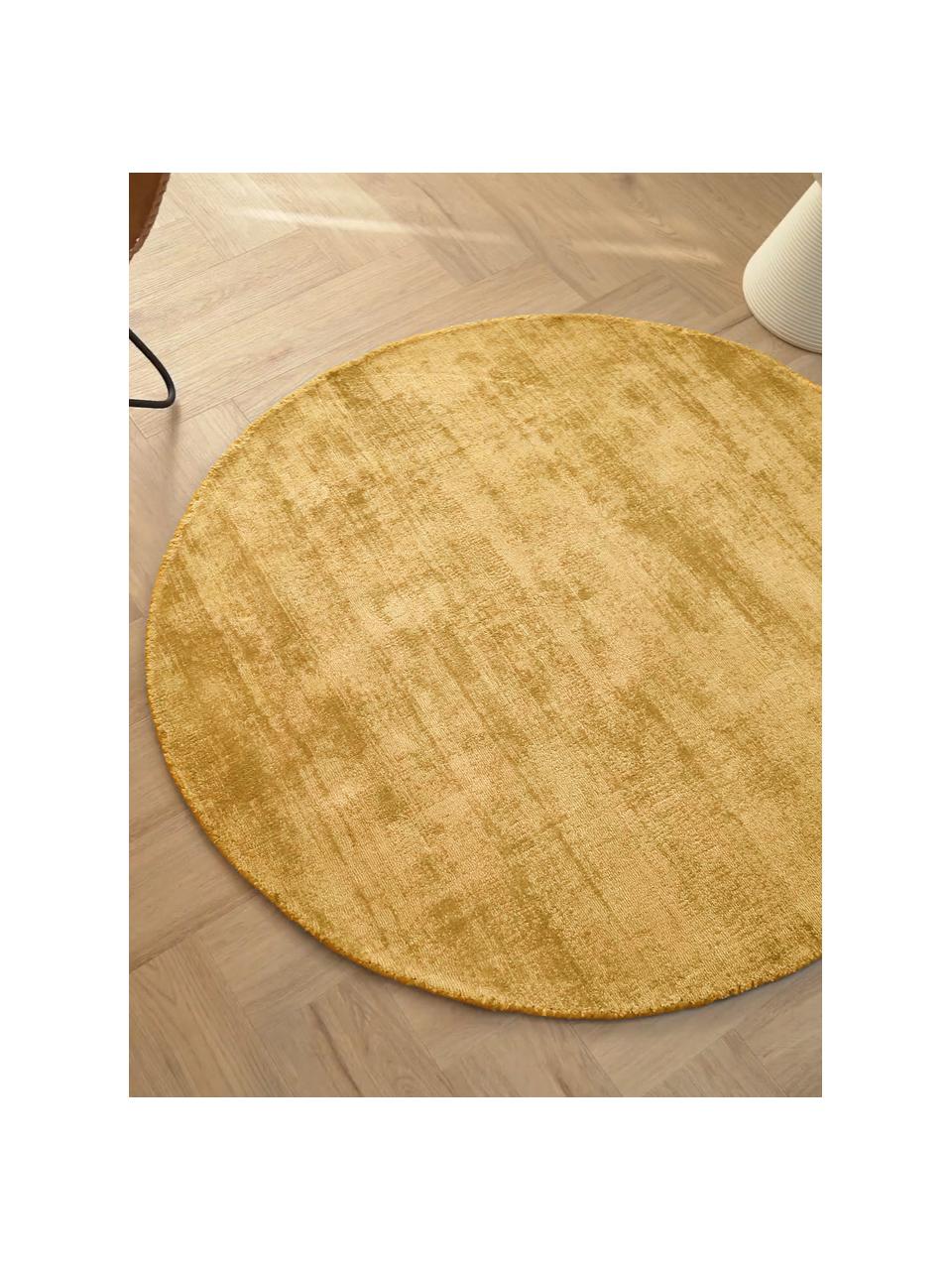 Okrúhly ručne tkaný koberec z viskózy Jane, Slnečná žltá, Ø 120 cm (veľkosť S)