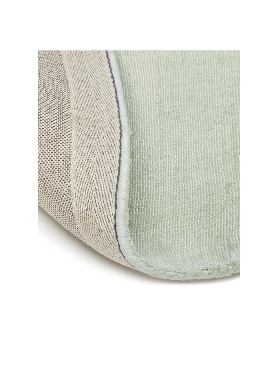 Okrągły ręcznie tkany dywan z wiskozy Jane, Szałwiowy zielony, Ø 150 cm (Rozmiar M)