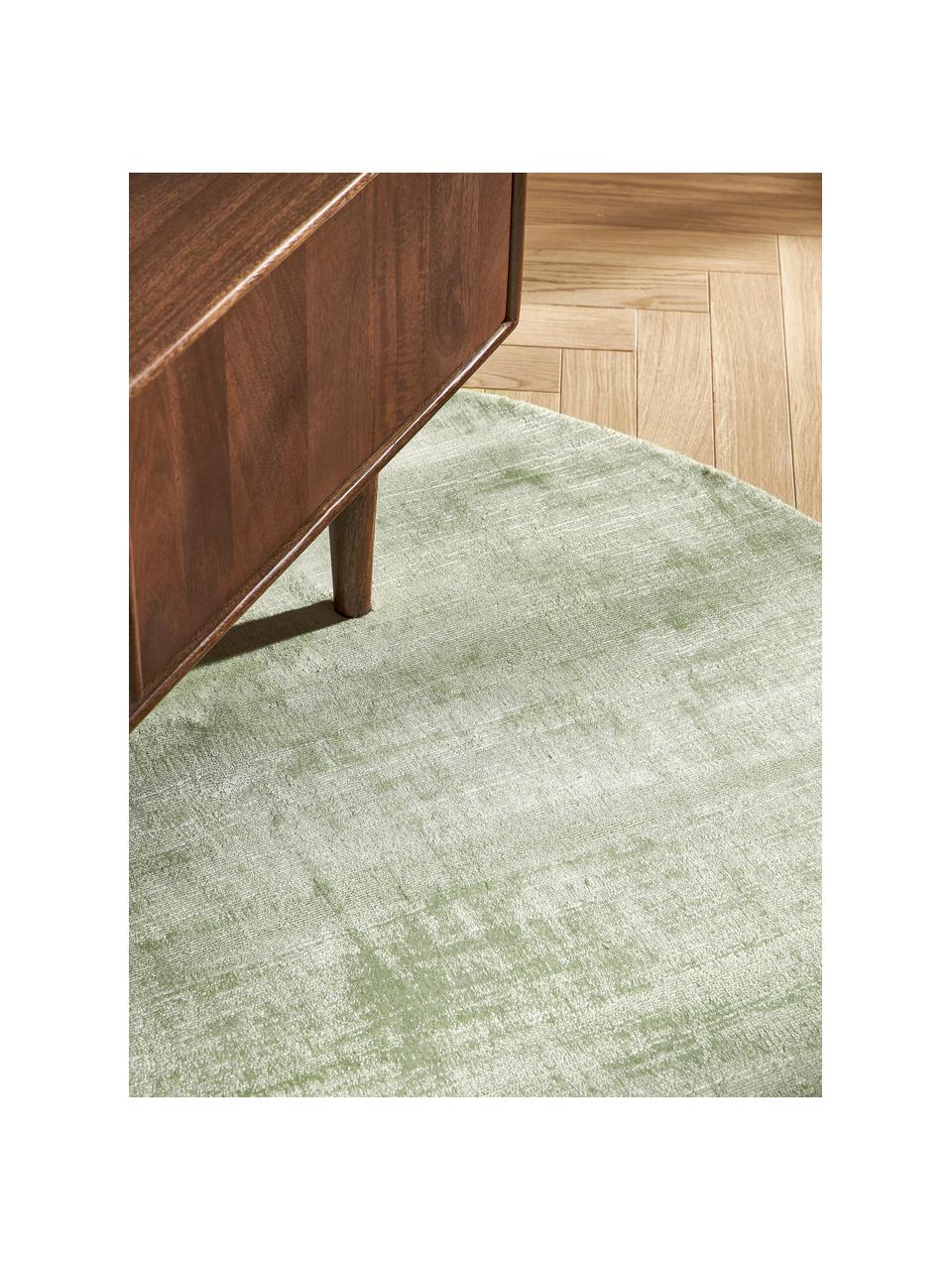 Ručně tkaný kulatý viskózový koberec Jane, Šalvějově zelená, Ø 150 cm (velikost M)