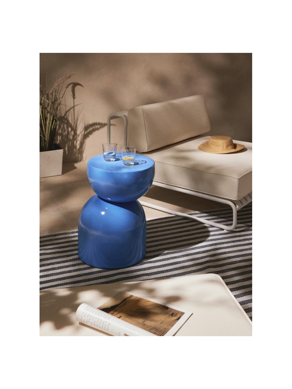 Wewnętrzny/zewnętrzny stolik pomocniczy Gigi, Tworzywo sztuczne, metal malowany proszkowo, Niebieski, S 45 x W 55 cm