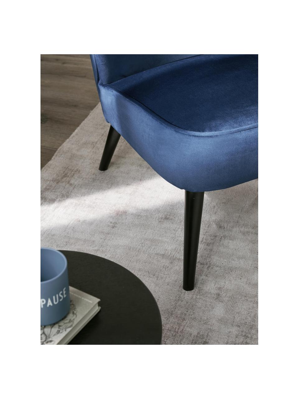 Fluwelen fauteuil Robine in blauw, Bekleding: fluweel (polyester), Poten: grenenhout, gelakt, Fluweel donkerblauw, B 63 x D 73 cm