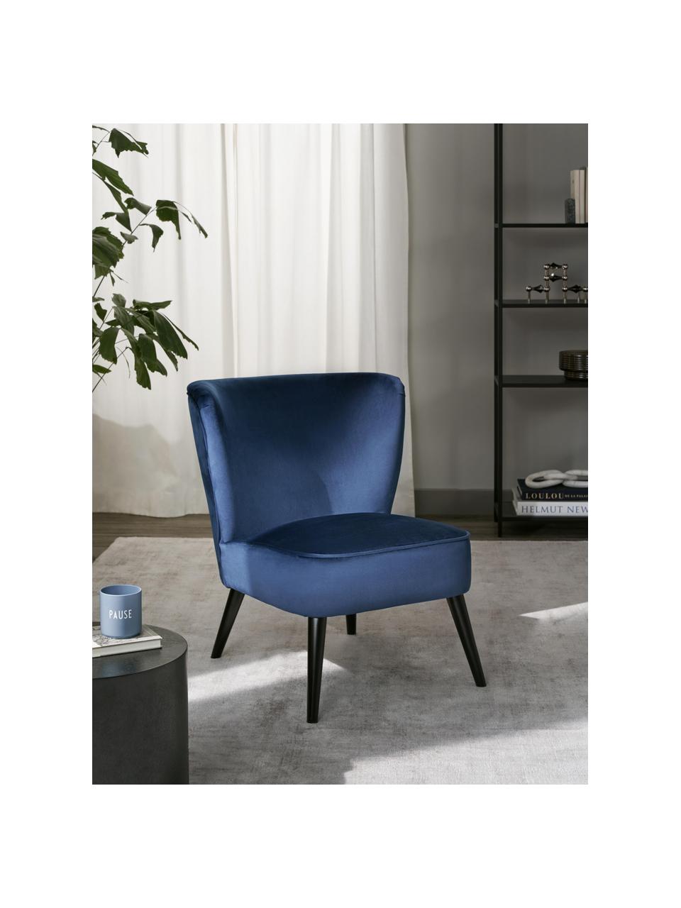 Fluwelen fauteuil Robine in blauw, Bekleding: fluweel (polyester), Poten: grenenhout, gelakt, Fluweel donkerblauw, B 63 x D 73 cm