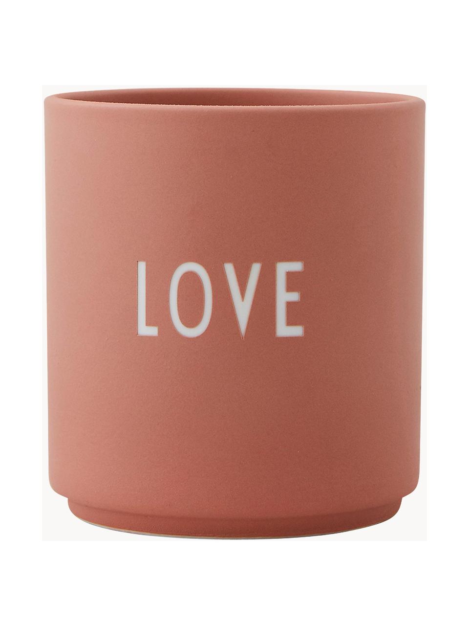 Tazzasenza manico di design con scritta Favourite LOVE, Fine Bone China (porcellana)
Fine bone china è una porcellana a pasta morbida particolarmente caratterizzata dalla sua lucentezza radiosa e traslucida, Terracotta (Love), Ø 8 x Alt. 9 cm, 250 ml