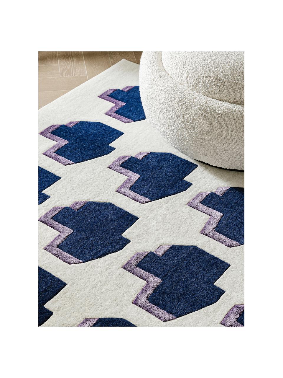 Tapis en laine tufté à la main Keith, 90 % laine, 10 % lyocell

Les tapis en laine peuvent perdre des fibres lors des premières semaines et des peluches peuvent se former, ce phénomène est naturel et diminue à mesure de votre usage et du temps, Beige clair, bleu foncé, larg. 160 x long. 230 cm (taille M)