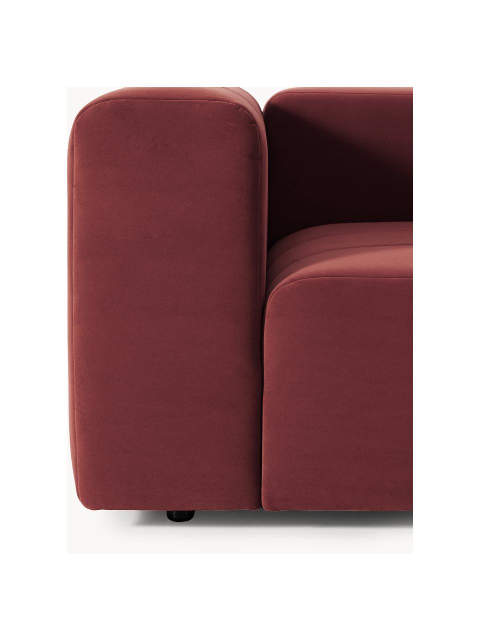 Modulo angolare in velluto Lena, Rivestimento: velluto (100% poliestere), Struttura: legno di faggio, truciola, Piedini: plastica, Velluto rosso vino, Larg. 106 x Prof. 106 cm, chaise longue a sinistra