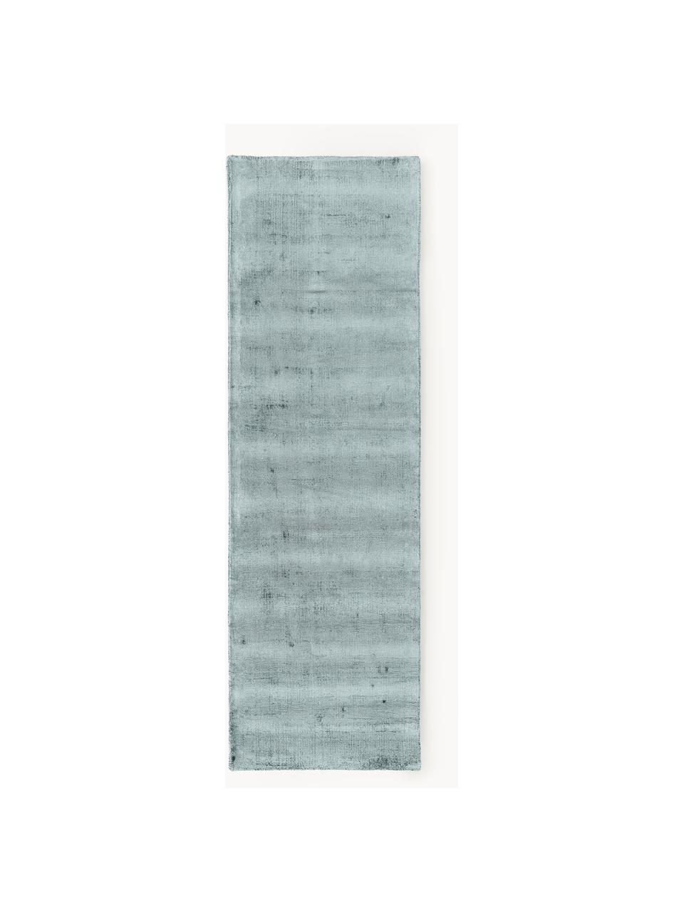 Alfombra corredor artesanal de viscosa Jane, Parte superior: 100% viscosa, Reverso: 100% algodón El material , Azul claro, An 80 x L 250 cm