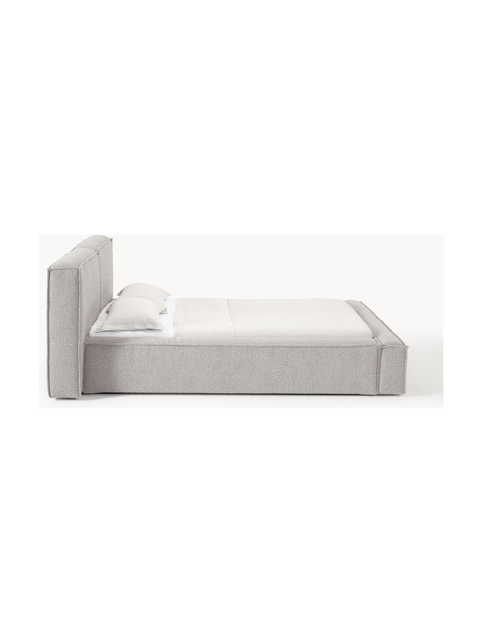 Letto imbottito in bouclé Lennon, Rivestimento: bouclé (80% poliestere, 2, Rivestimento: schiuma, certificata Cert, Struttura: legno di pino massiccio, , Piedini: legno, plastica Questo pr, Bouclé grigio, Larg. 208 x Lung. 243 cm (superfice 140 x 200 cm)