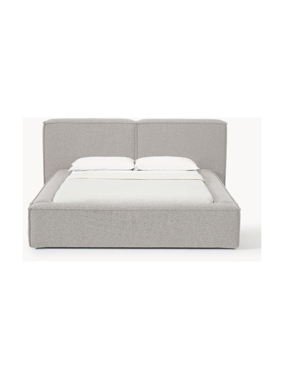 Letto imbottito in bouclé Lennon, Rivestimento: bouclé (80% poliestere, 2, Rivestimento: schiuma, certificata Cert, Struttura: legno di pino massiccio, , Piedini: legno, plastica Questo pr, Bouclé grigio, Larg. 208 x Lung. 243 cm (superfice 140 x 200 cm)