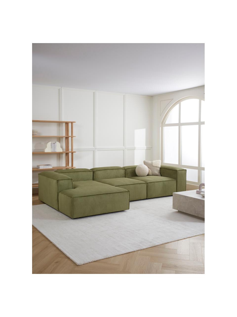 Sofá rinconera modular de pana Lennon, Tapizado: pana (92% poliéster, 8% p, Estructura: madera de pino maciza, ma, Patas: plástico Este producto es, Pana verde oliva, An 327 x F 180 cm, chaise longue izquierda