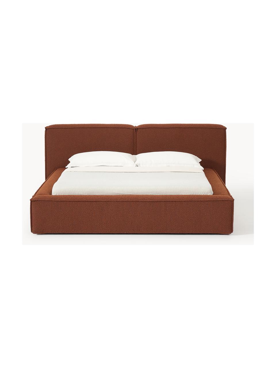 Cama tapizada en tejido bouclé Lennon, con espacio de almacenamiento, Funda: Bouclé (80% poliéster, 20, Estructura: madera de pino maciza con, Patas: madera, plástico Este pro, Bouclé terracota, An 208 x L 243 cm (colchón 140 x 200 cm)