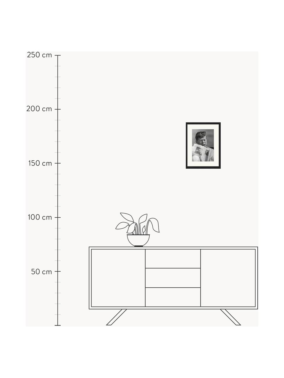 Gerahmter Digitaldruck John, Bild: Digitaldruck auf Papier, , Rahmen: Holz, lackiert, Front: Plexiglas, Schwarz, Weiß, B 33 x H 43 cm