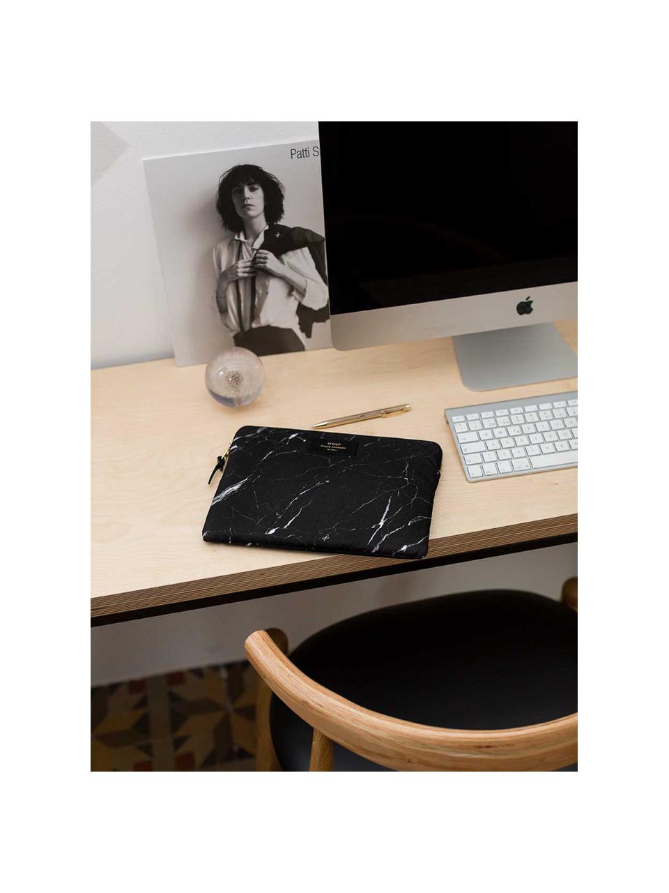 Laptophoes Marble voor MacBook Pro 13 Inch, Laptophoes: zwart, gemarmerd. Opdruk: zwart met goudkleurig schrift, 34 x 25 cm