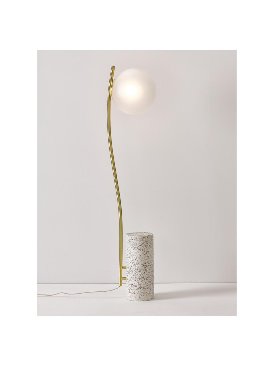 Kleine vloerlamp Cora met terrazzo voet, Lampenkap: glas, Frame: gecoat staal, Lampvoet: terrazzo, Wit, goudkleurig, terrazzo look, H 127 cm