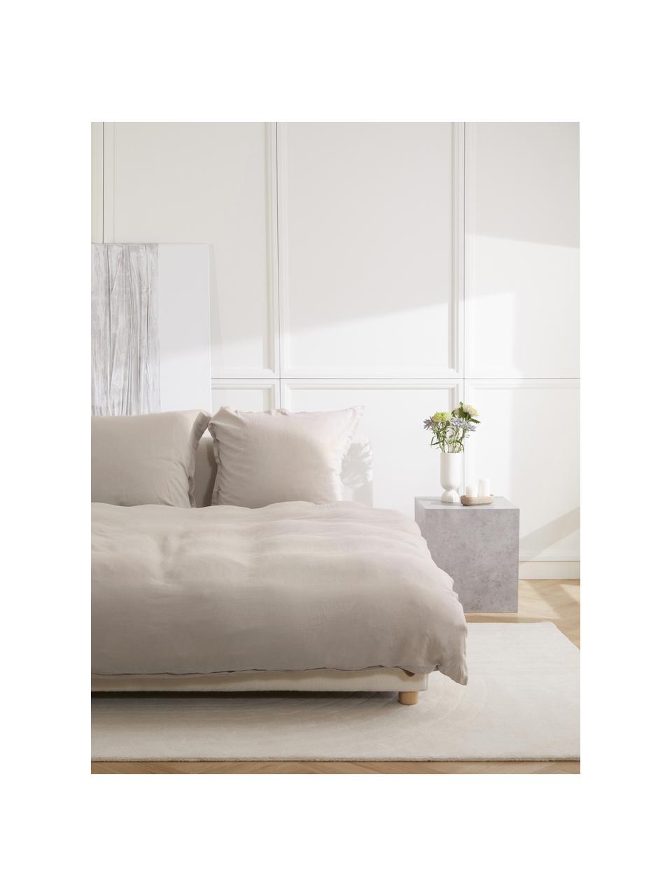 Parure de lit en lin délavé Nature, Composé pour moitié de lin
(52 % lin, 48 % coton) 

Densité 108 fils par pouce carré, qualité standard

Le lin mélangé offre un toucher naturel et un aspect délavé original. Le lin absorbe jusqu'à 35 % d'humidité et échange cette humidité avec l'air ambiant. Il sèche très rapidement et offre un agréable effet rafraîchissant les nuits d'été. Sa résistance élevée au accrocs lui confère robustesse et longévité

Le matériau est certifié STANDARD 100 OEKO-TEX®, CITEVE, 4854CIT, Beige, 140 x 200 cm + 1 taie 80 x 80 cm