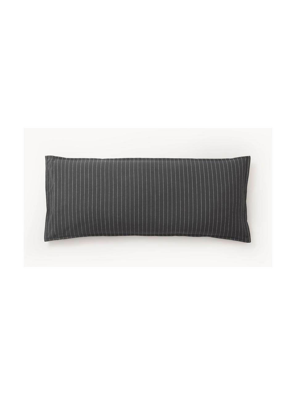 Funda de almohada doble cara de franela a cuadros Noelle, Gris antracita, blanco, An 45 x L 110 cm