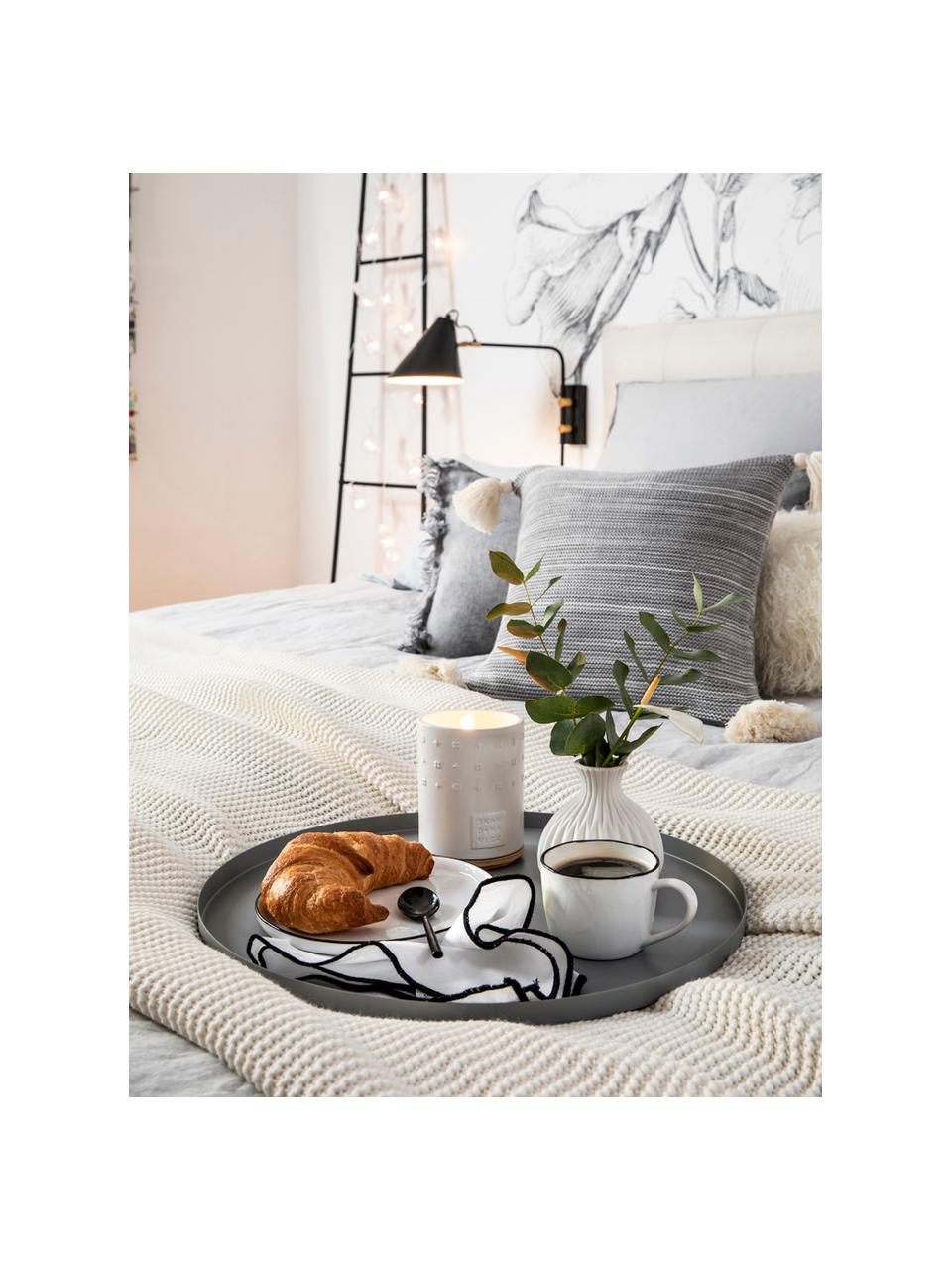 Taza de café con platito artesanal de porcelana Salt, Porcelana, Blanco crudo con borde negro, Ø 8 x Al 7 cm, 150 ml